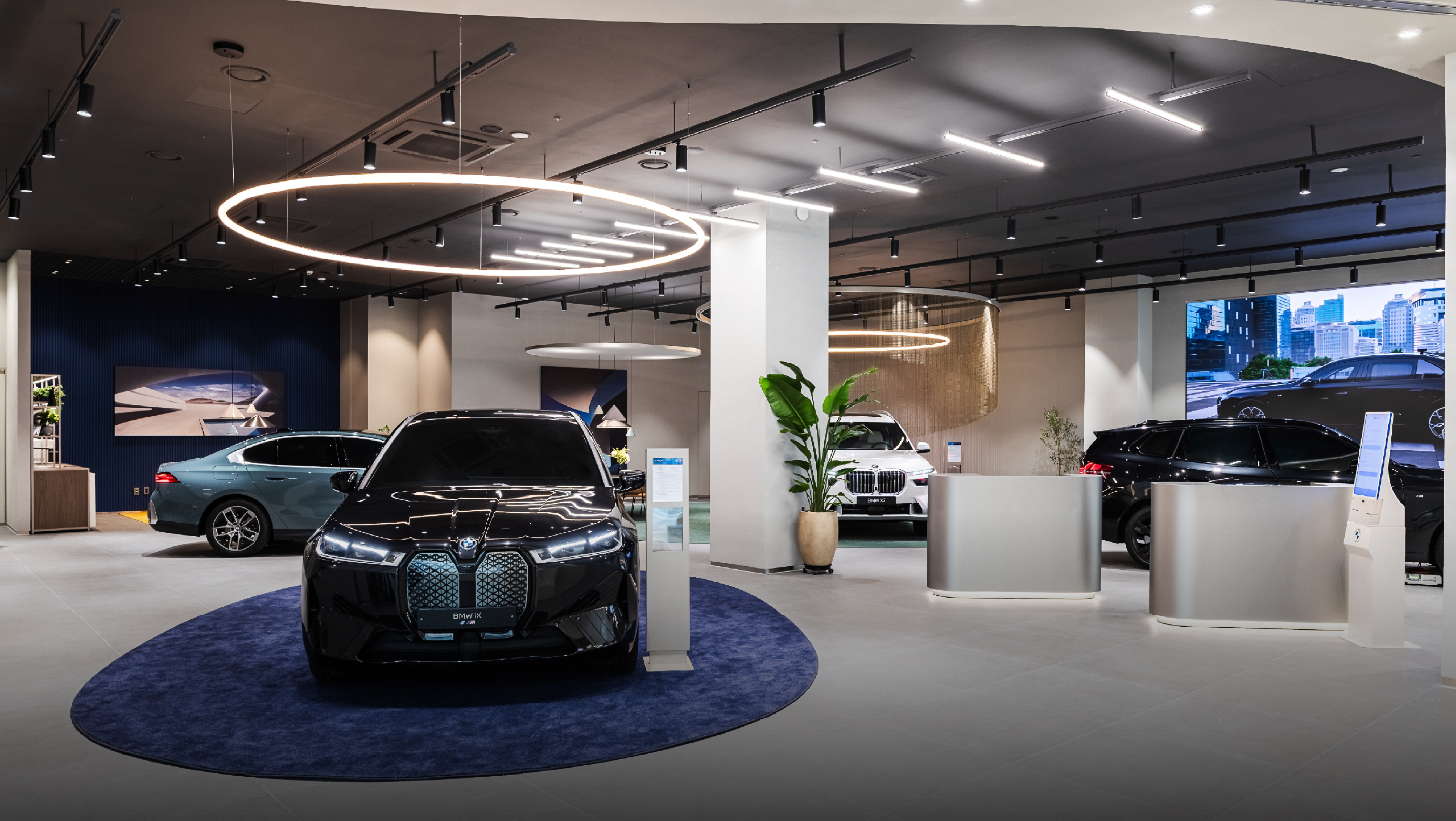 BMW 스타필드 안성 전시장 리뉴얼 오픈